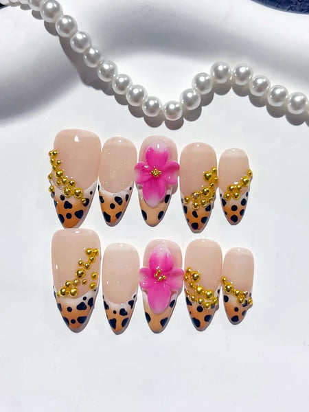 Leopard Luxe Press-On Nägel Mandelform mittellang, Leo-Look in Nude, Rosa und Braun