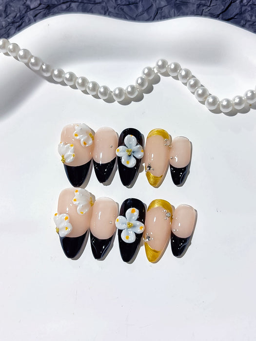 Minuit Bloom Press-On Nägel Mandelform, Nude-Schwarz mit Blumen und Strasssteinen