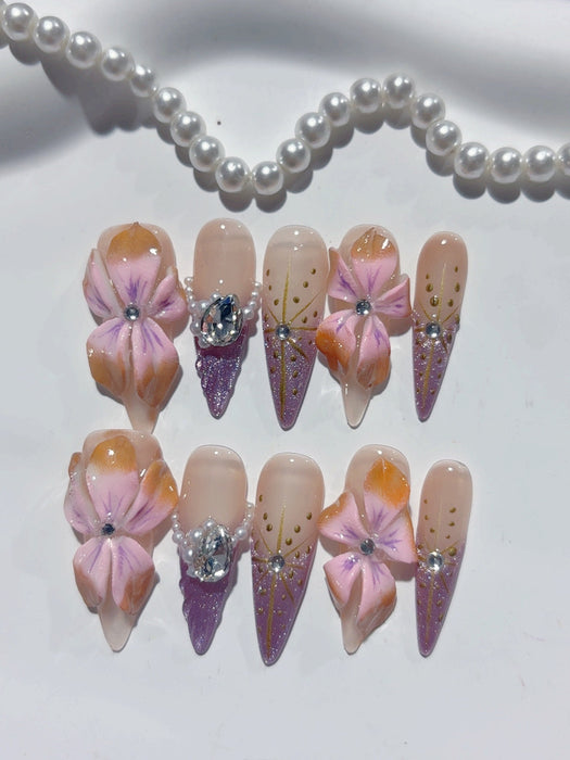Moondust Bloom Press-On Nägel Stiletto lang, Nude-Rosa mit Blumen und Strasssteinen