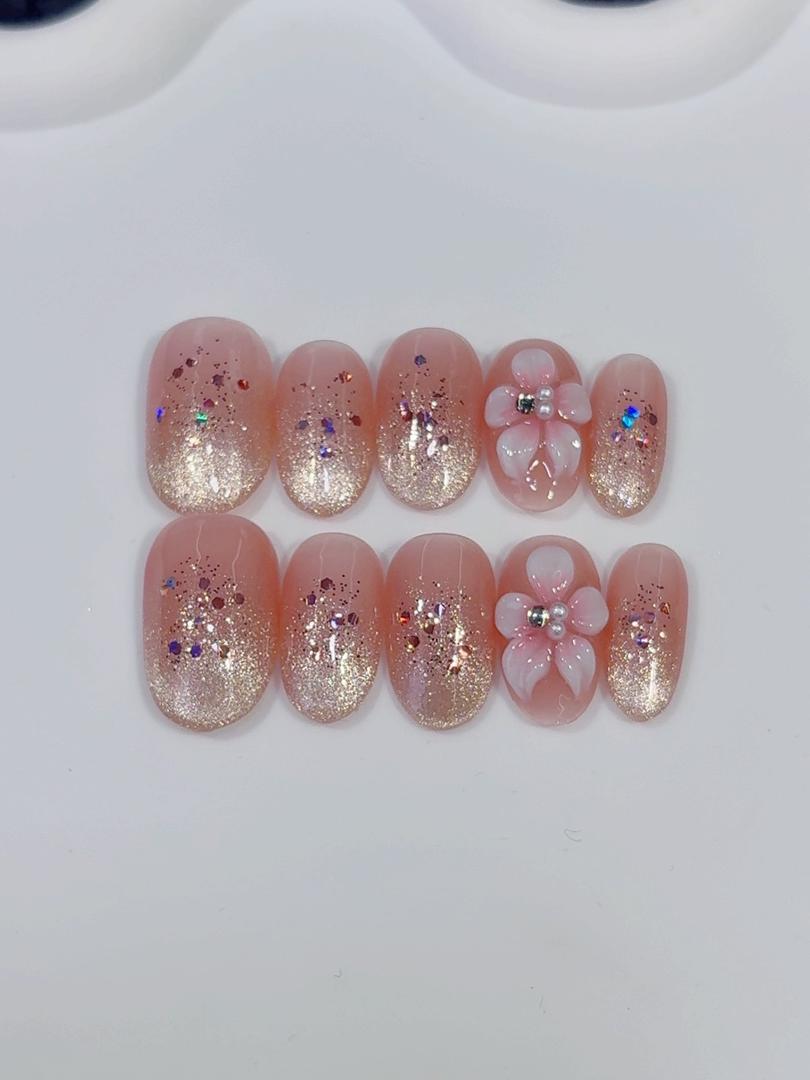 Kurze Press on nails
